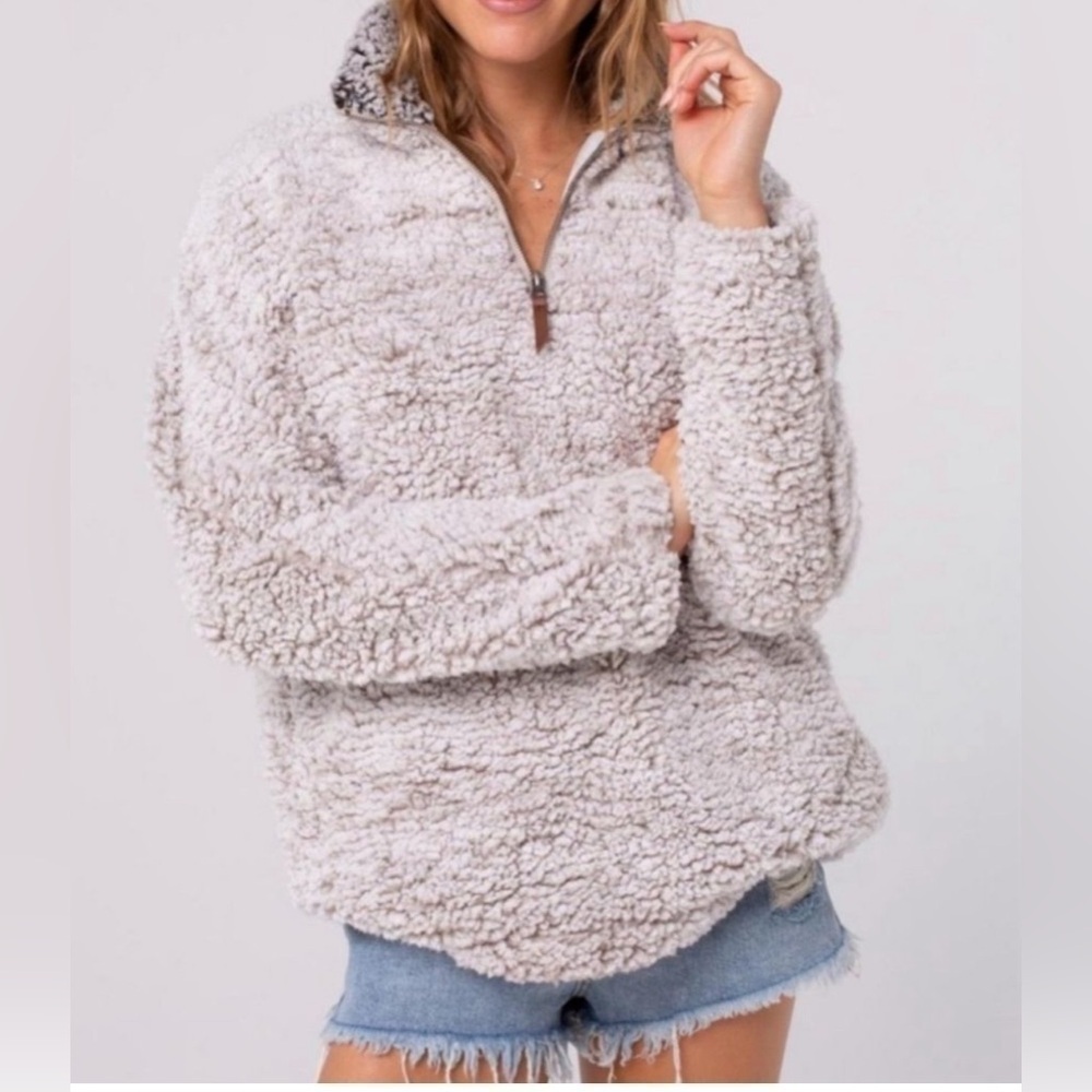 Thread & Supply Sherpa pullover Size Large.